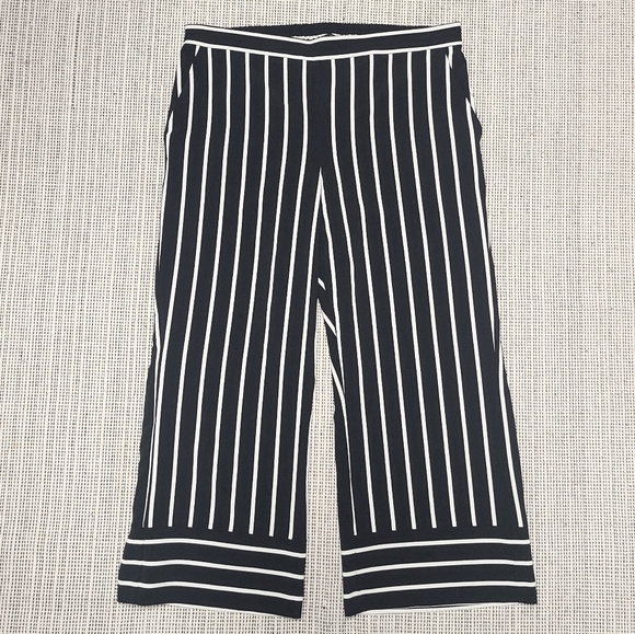 Stripe Wide Leg Cropped Pants - Picture 12 of 14